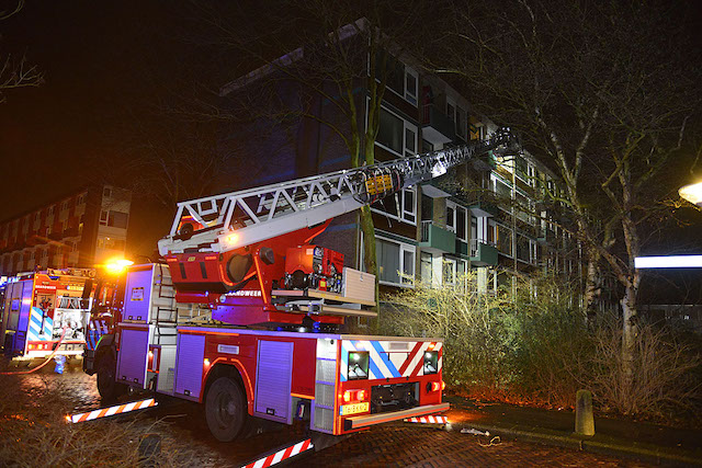 2021/19/20210125-21u19 GB 006 Grote brand Ambrosiuslaan Amstelveen.jpg